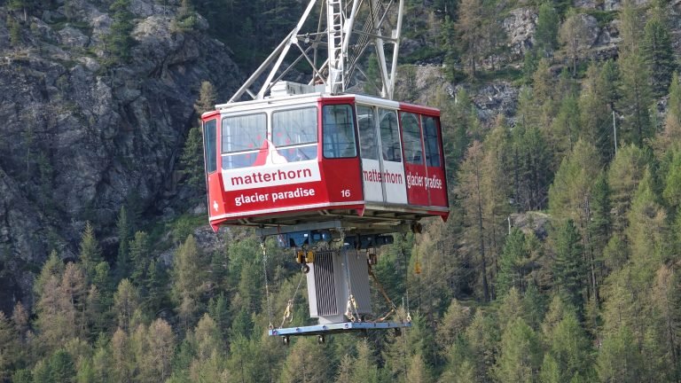 Transformer transportation with cableway