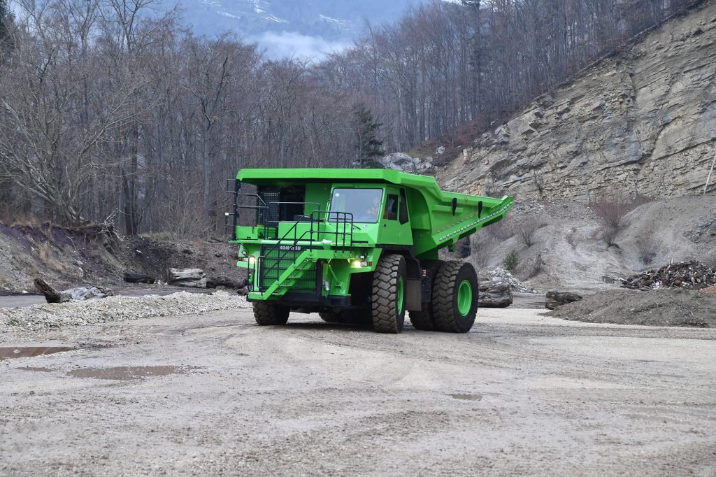 E-Dumper with industrial electrical plug