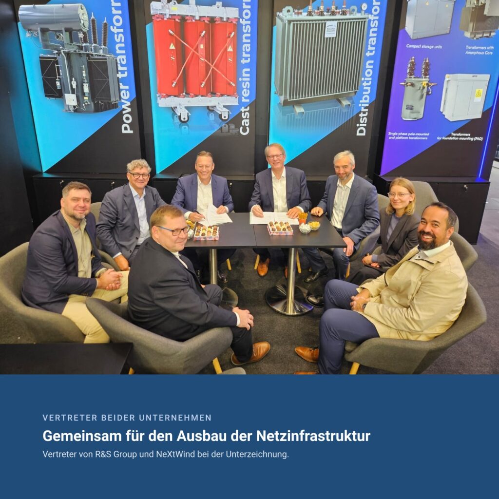Vertreter beider Unternehmen am Messestand von R&S an der WindEnergy Hamburg